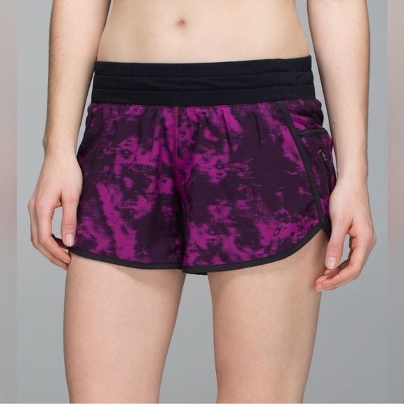 Lululemon Run Times 4-way Stretch Shorts Breezie Regal Plum Black Size 4 - Picture 4 of 13